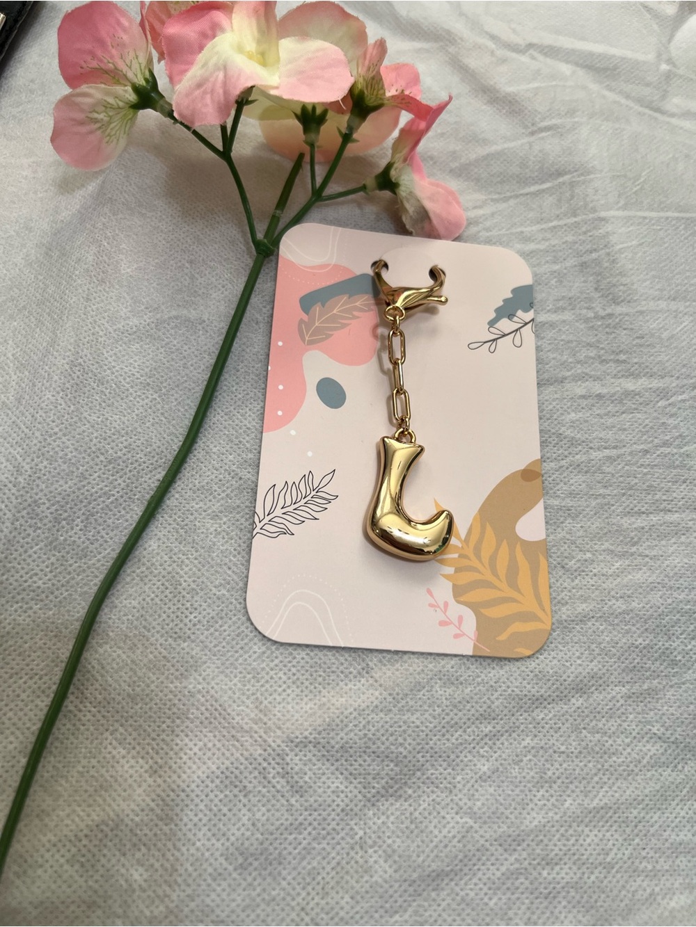 NWOT Gold Initial J Charm Keychain - Picture 2 of 2
